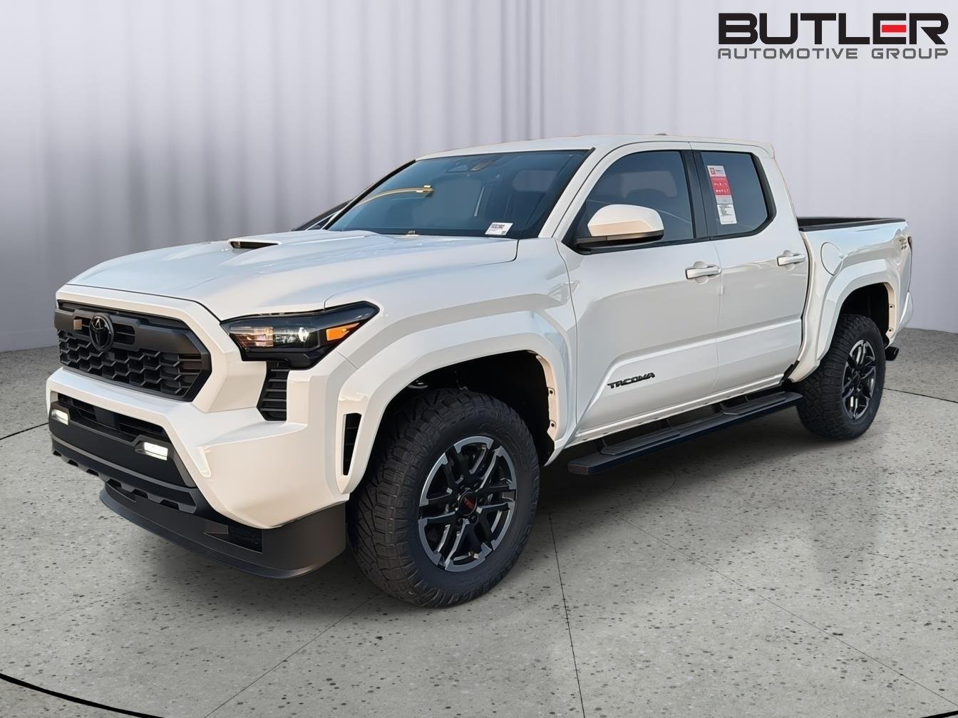 2026 Toyota Tacoma TRD Sport - Photo 2
