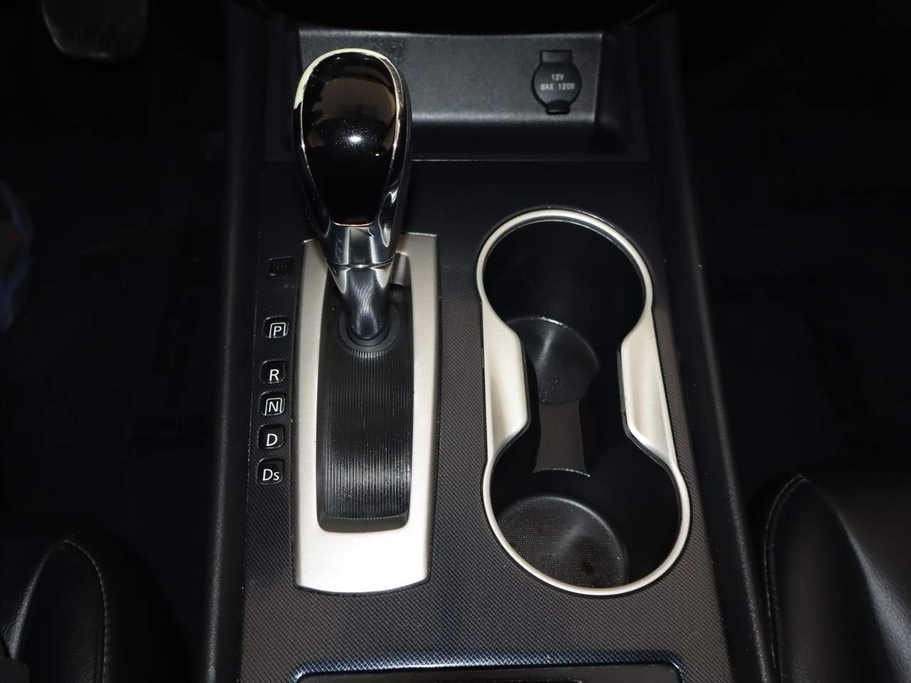 Used 2018 Black Nissan 2.5 SR image 11