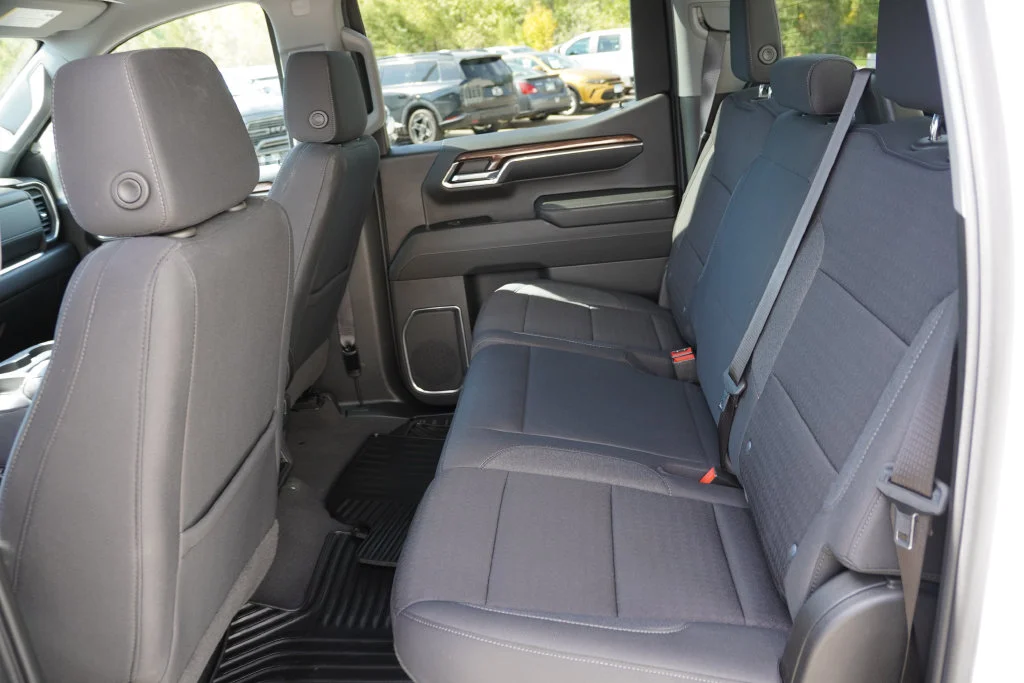 Used 2023 Summit White Chevrolet LT image 17