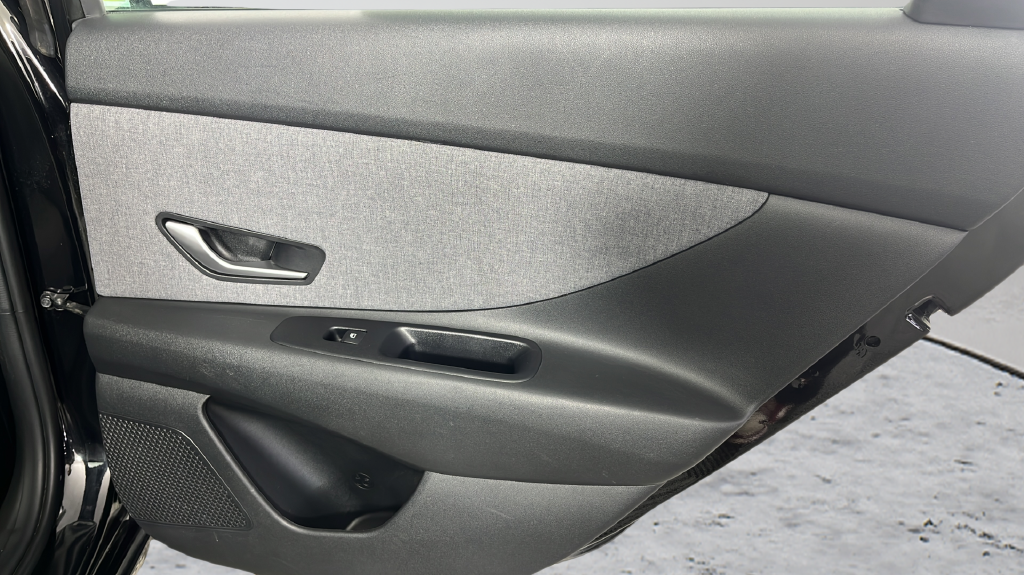 2024 Hyundai Elantra Limited - Photo 19