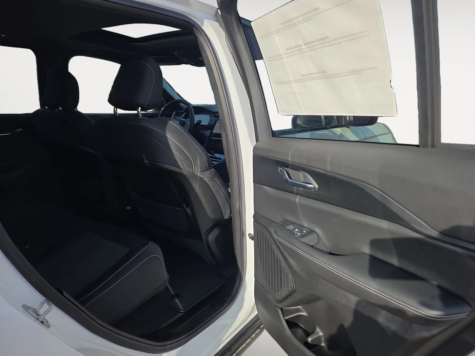 New 2027 Bright White Clearcoat Jeep Laredo X image 12