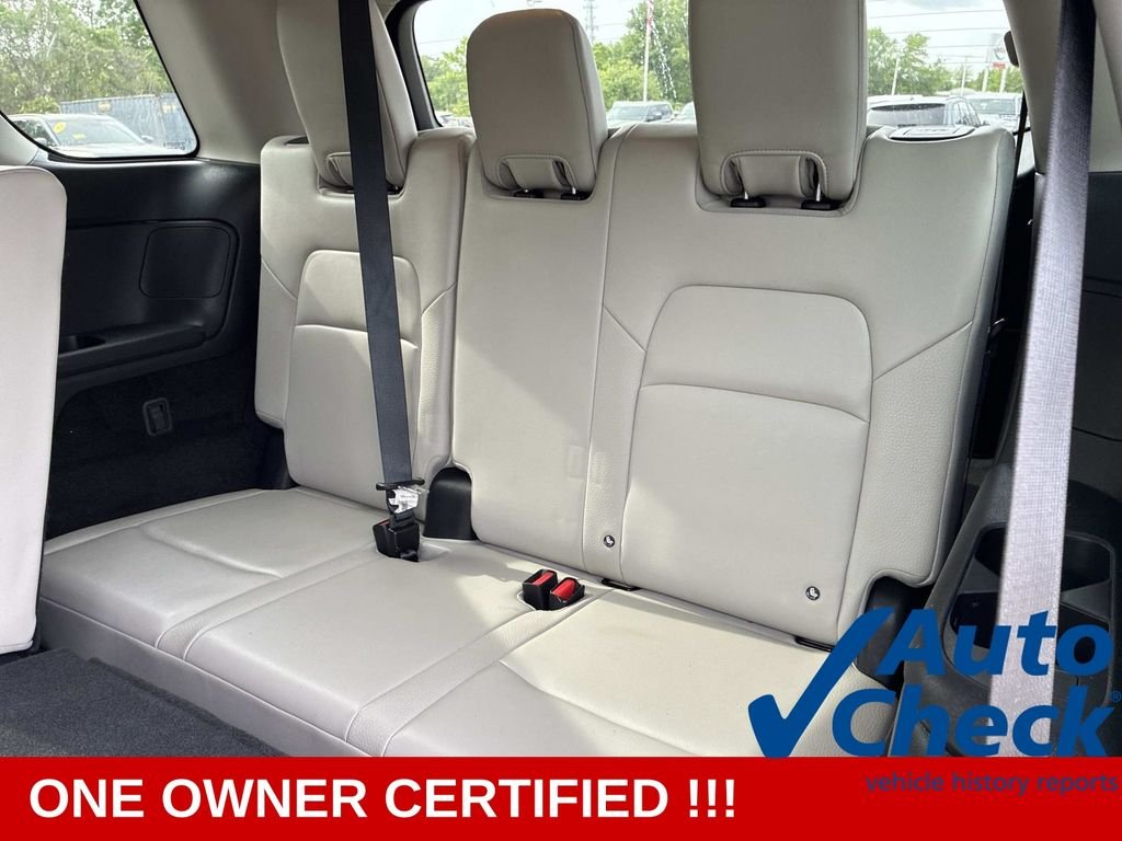 Used 2023 White Nissan SL image 17