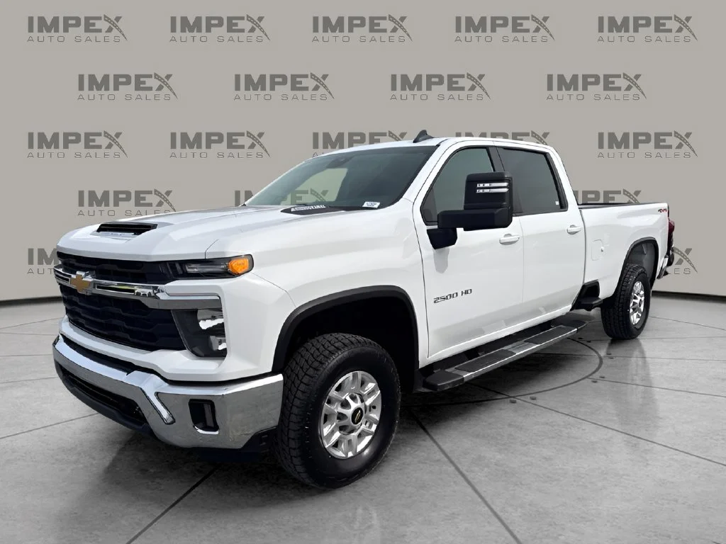 Used 2025 White Chevrolet LT image 1