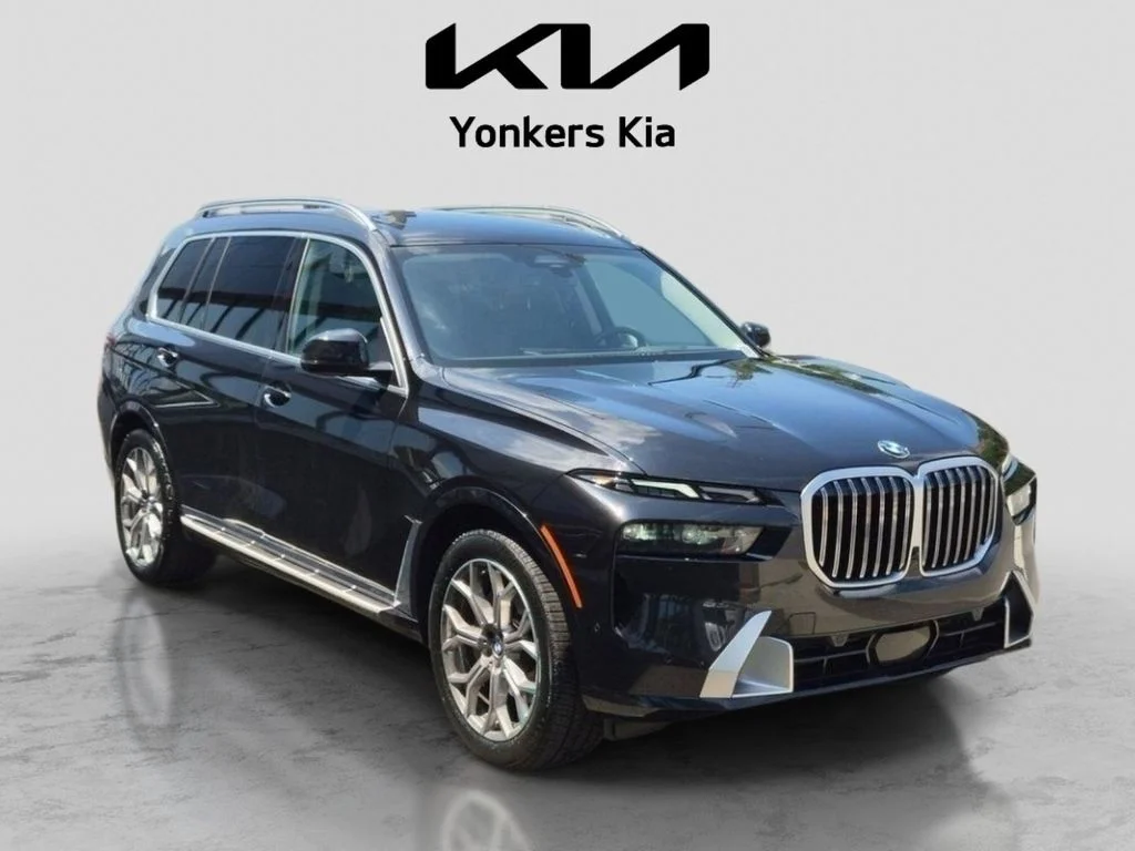 Used 2025 Black BMW xDrive40i image 4