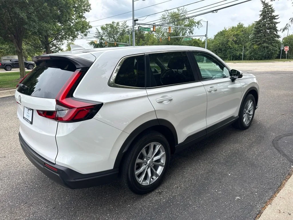 Used 2024  Honda EX-L image 8