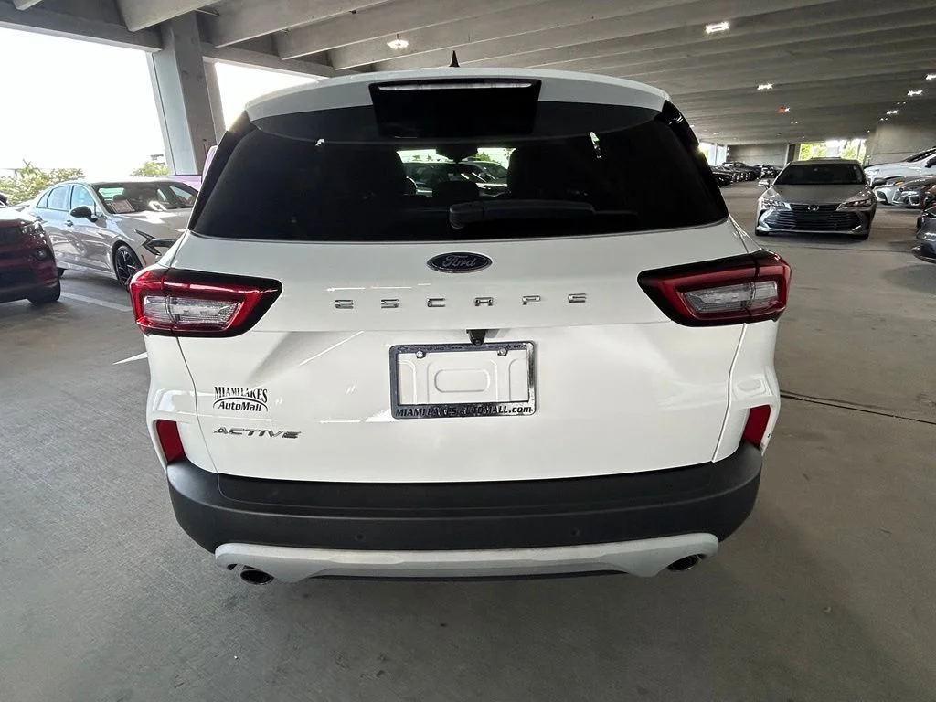 Used 2023 Oxford White Ford Active image 4