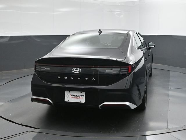 Used 2024 Blue Hyundai SEL image 5