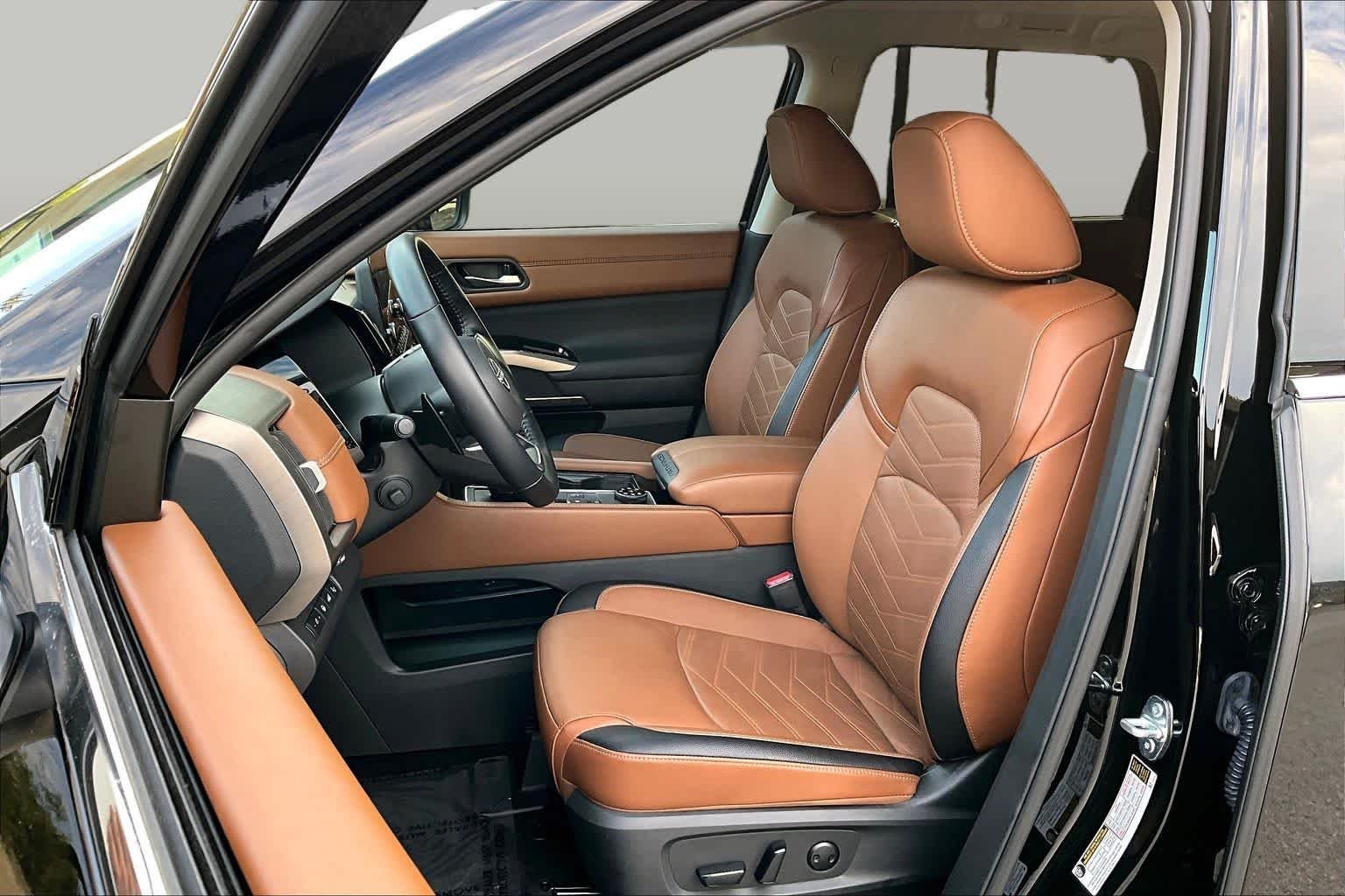 Certified Used 2025 Super Black Nissan Platinum image 8