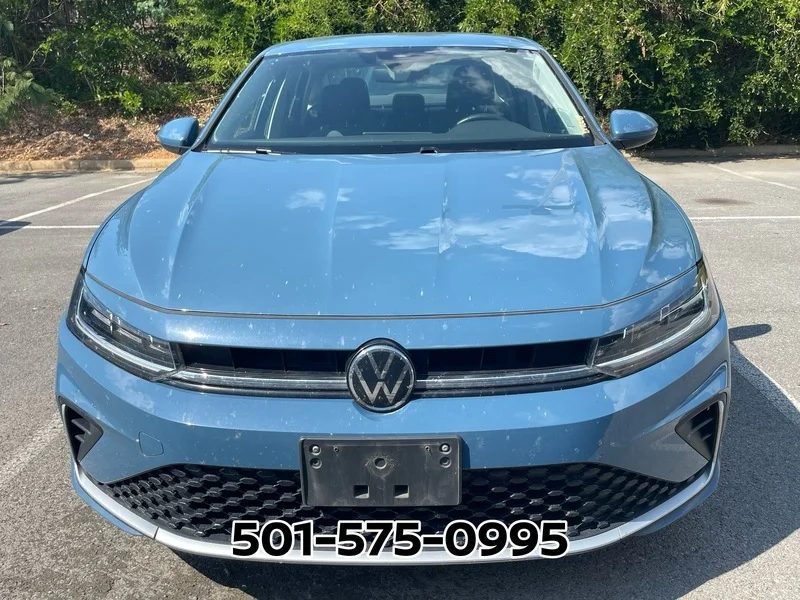 Used 2025 Pyrite Silver Metallic Volkswagen 1.5T SE image 7