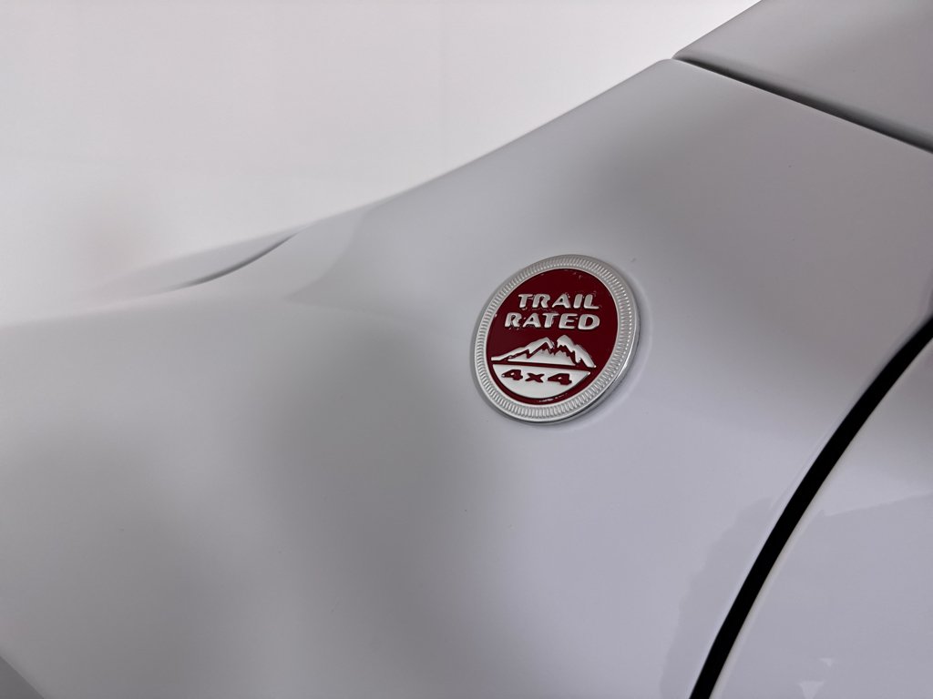 Used 2019 Bright White Clearcoat Jeep Trailhawk Elite image 26