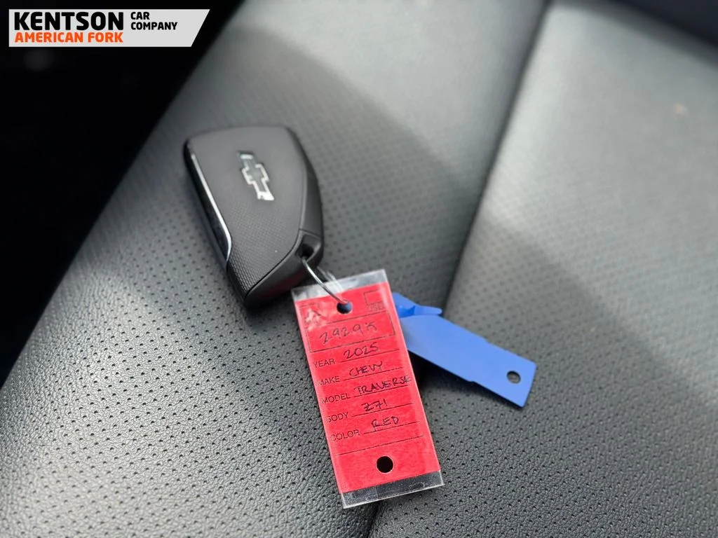 Used 2025 Red Chevrolet Z71 image 37