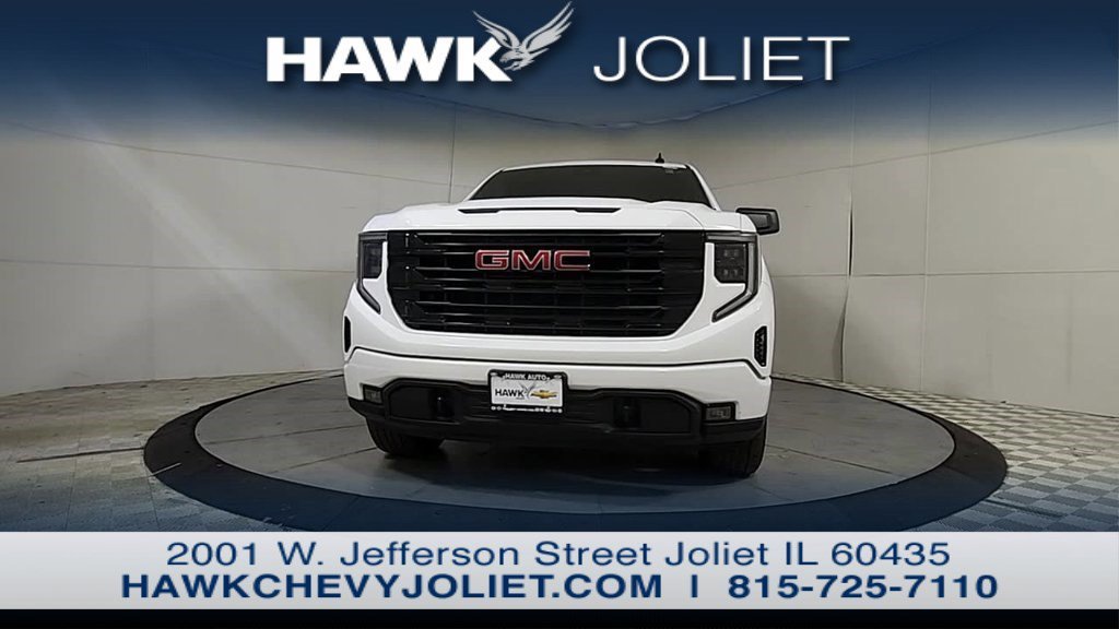 Used 2022 White GMC Elevation image 9