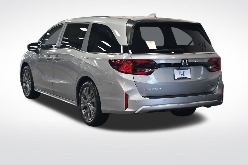 New 2026 Sonic Gray Pearl Honda Touring image 5