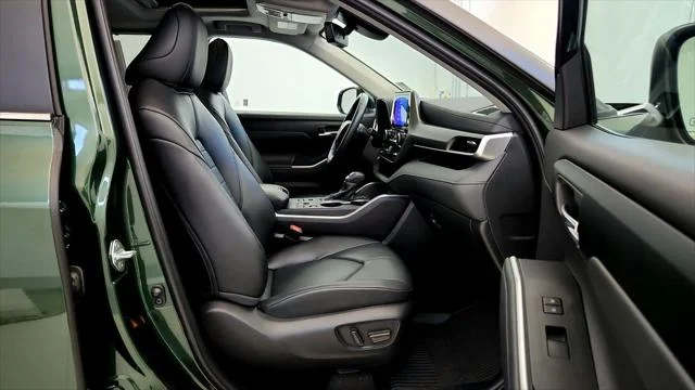 Certified Used 2024 CYPRESS Toyota  image 41