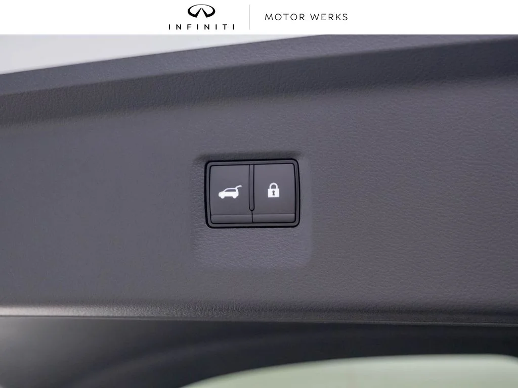 New 2027 2T RAD WHT INFINITI Autograph AWD image 31