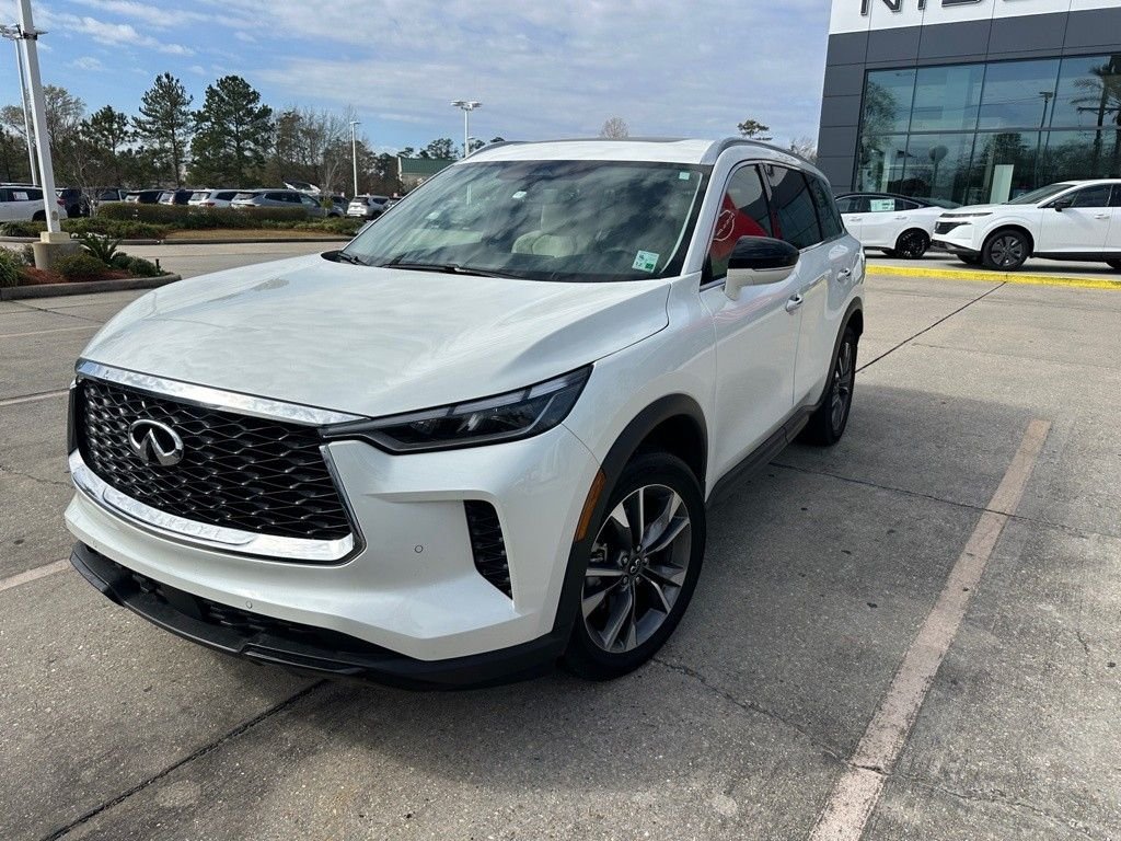 2023 INFINITI QX60 LUXE AWD's photo