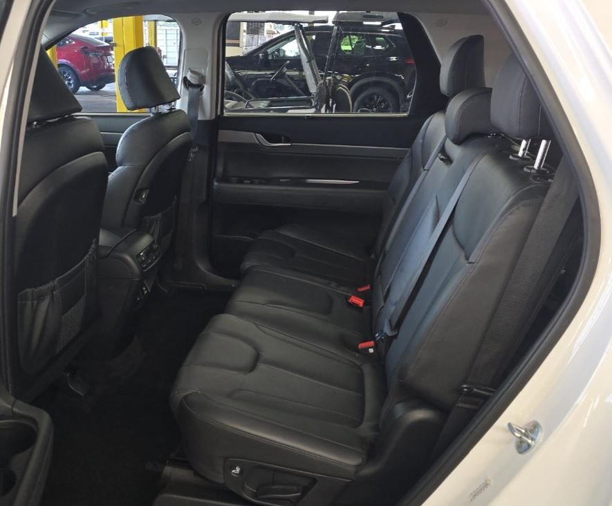 Used 2022 White Hyundai SEL image 10