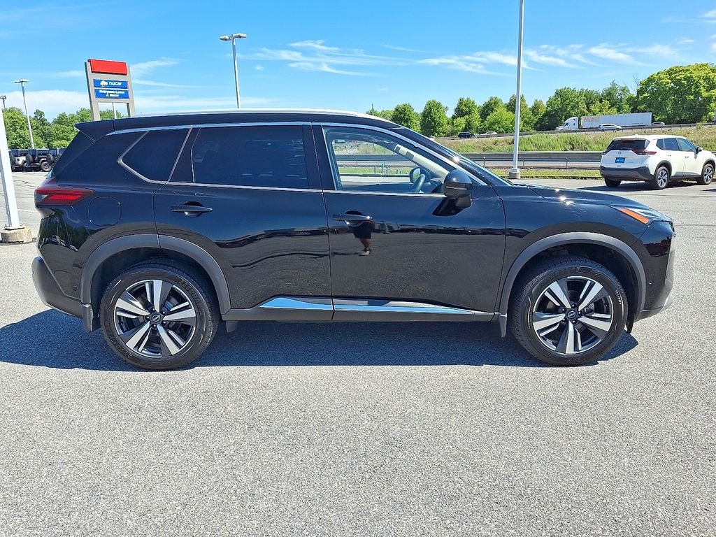 Used 2023 Black Nissan Platinum image 8