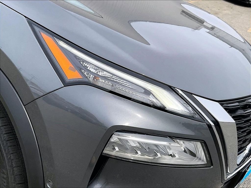 Used 2023 Gray Nissan SL image 33