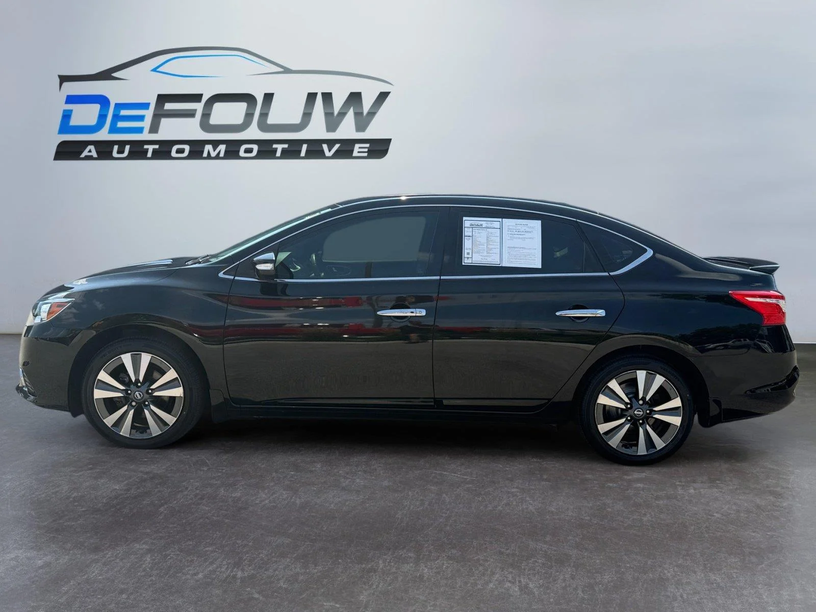 Used 2018 Super Black Nissan SL image 6