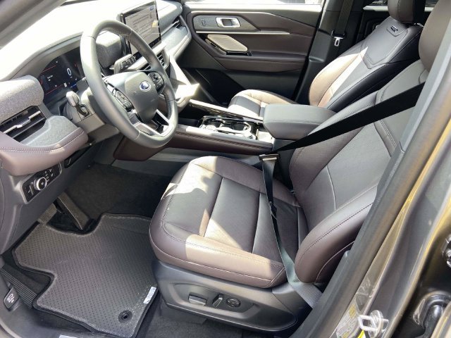 New 2026 Carbonized Gray Metallic Ford Platinum image 8
