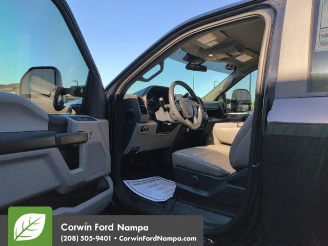 Used 2022 Black Metallic Ford  image 9