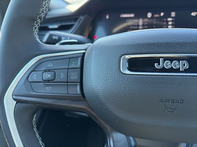 New 2026 Bright White Clear-Coat Exterior Paint Jeep Altitude image 27