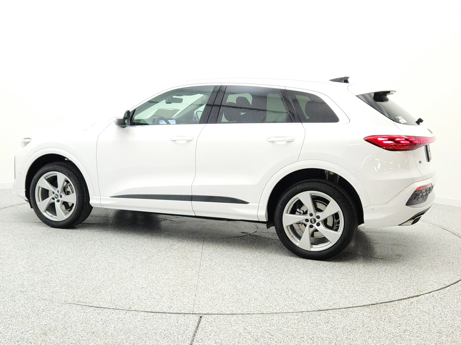 New 2026 Arkona White Audi Premium Plus 2.0 TFSI quattro image 8