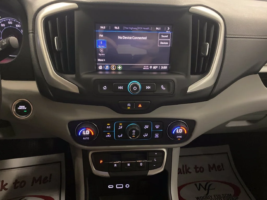 Used 2024 Sterling Metallic GMC SLE image 21