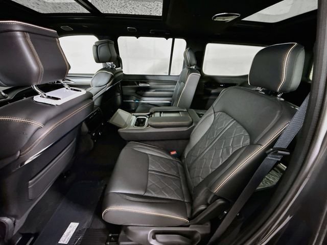 New 2026 Baltic-Gray Metallic Clear-Coat Exterior Paint Jeep Summit Reserve image 26