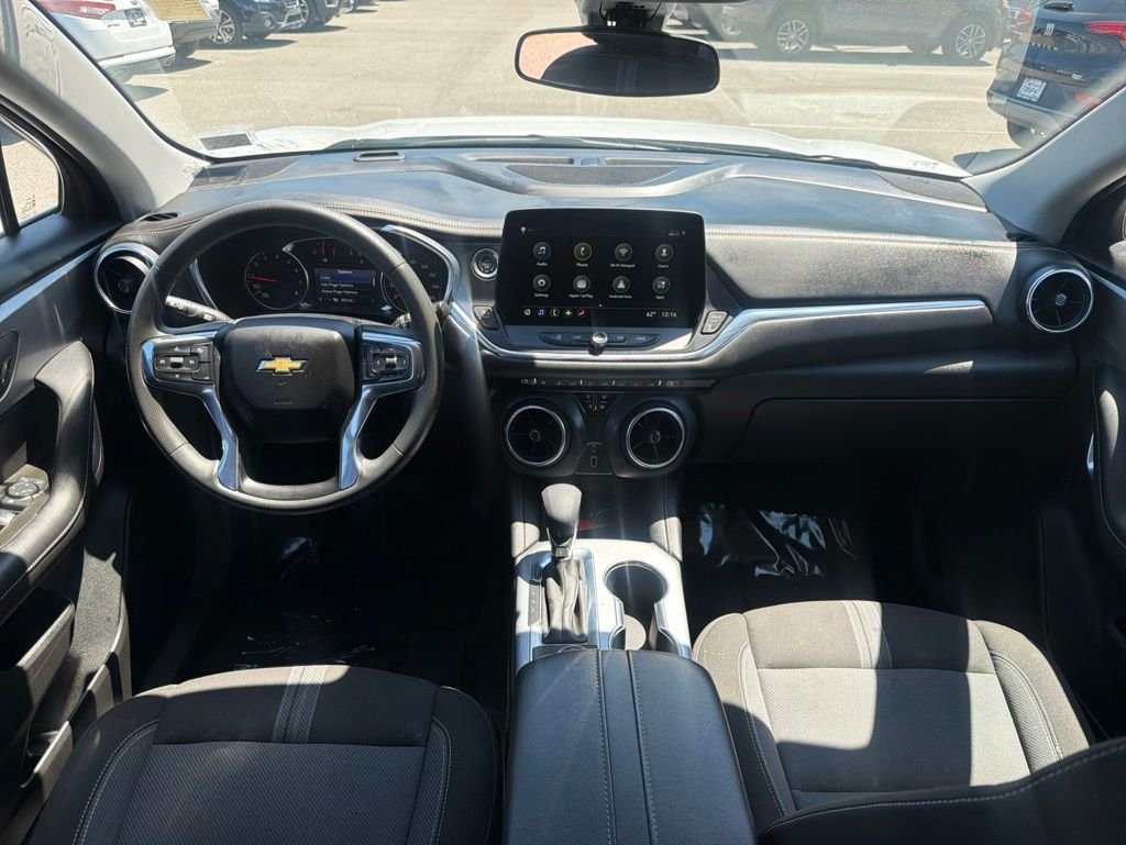 Used 2023 White Chevrolet LT image 21