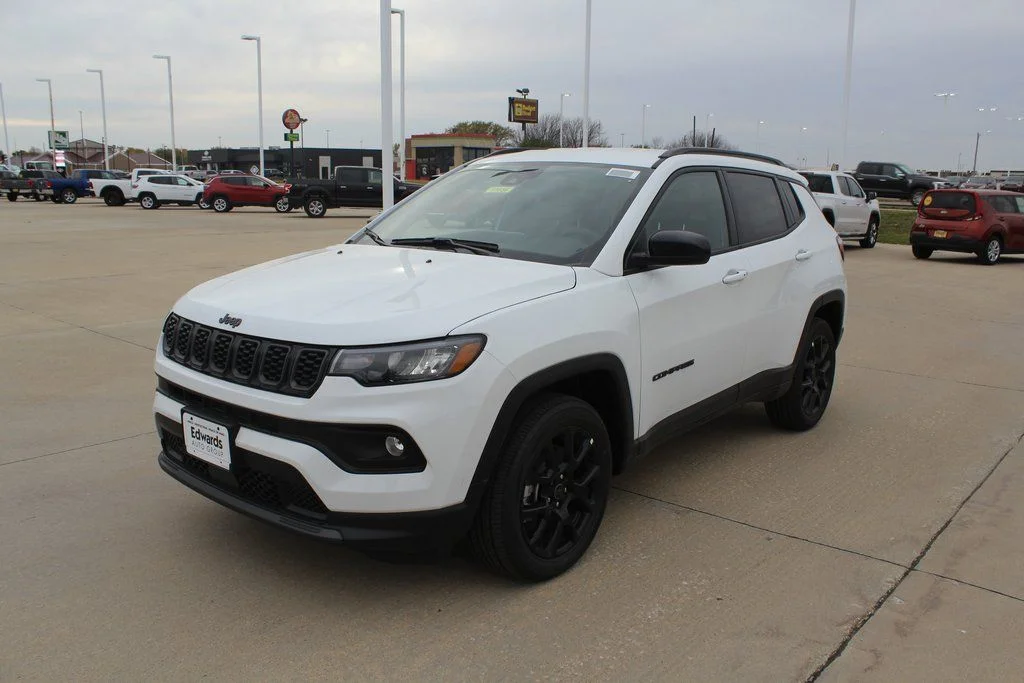 New 2026 White/off-white Jeep Latitude image 7