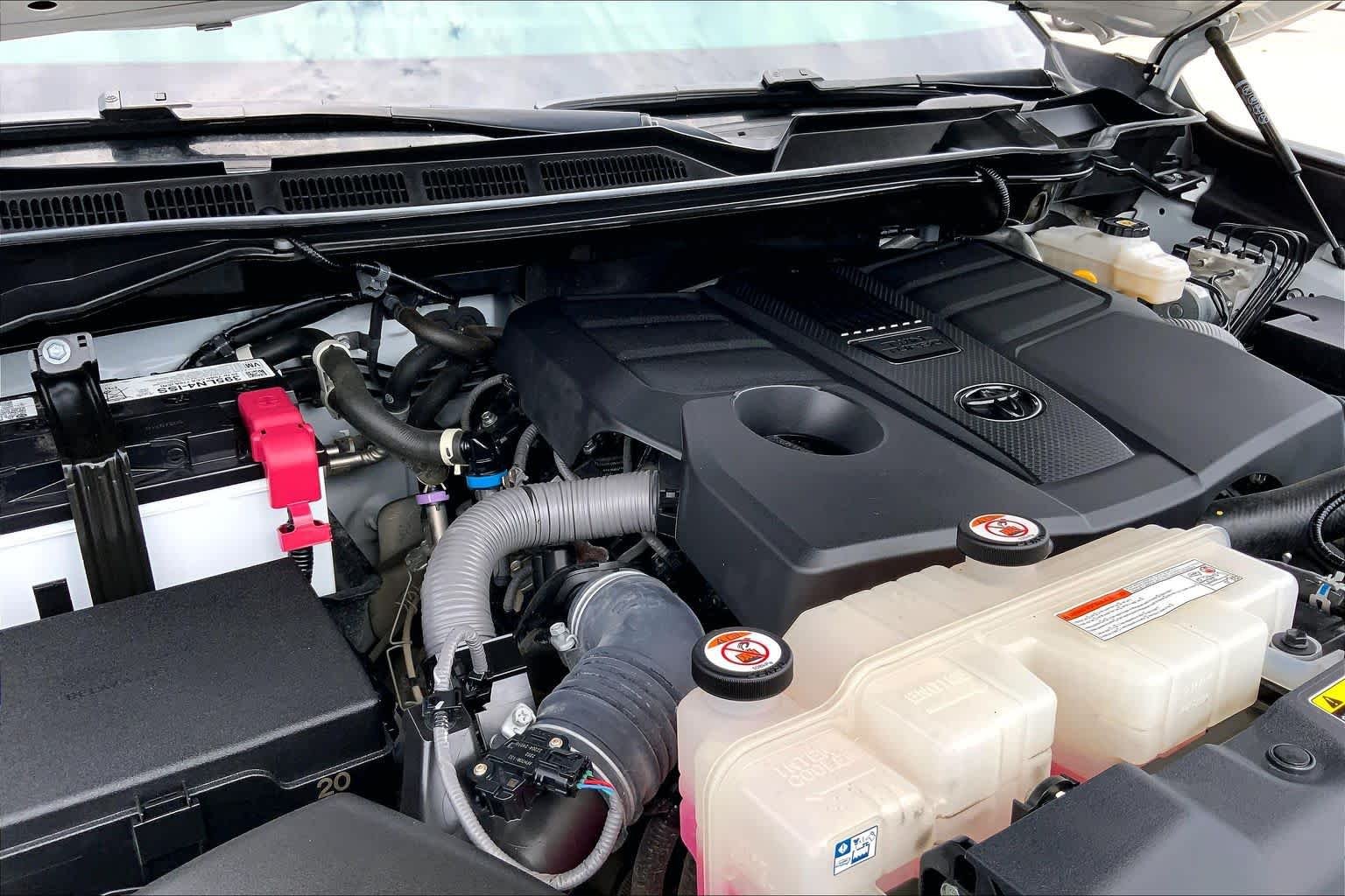 Used 2023 Ice Cap Toyota SR5 image 32