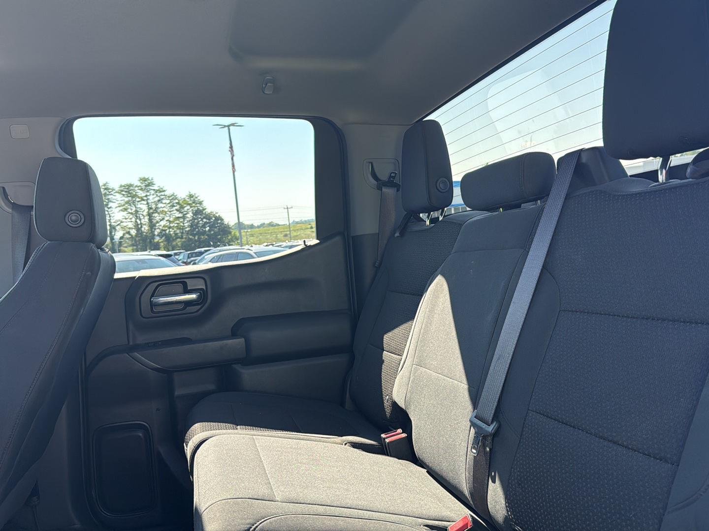 Used 2020 Silver Ice Metallic Chevrolet Custom image 7