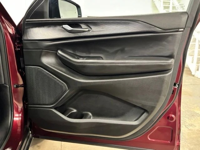 Used 2025 Red Jeep Altitude X image 23