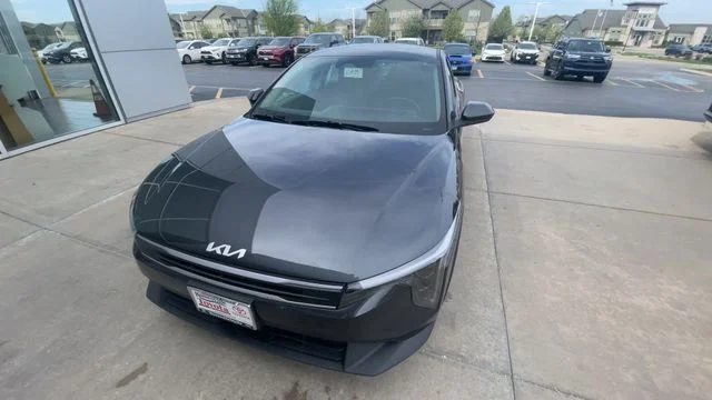 2025 Kia K4 LXS - Photo 5