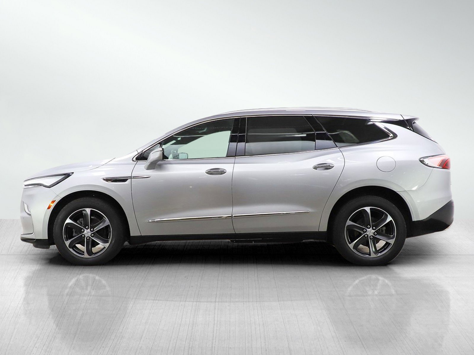 Used 2022 Buick Enclave Essence with VIN 5GAEVAKW5NJ157329 for sale in Roseville, Minnesota