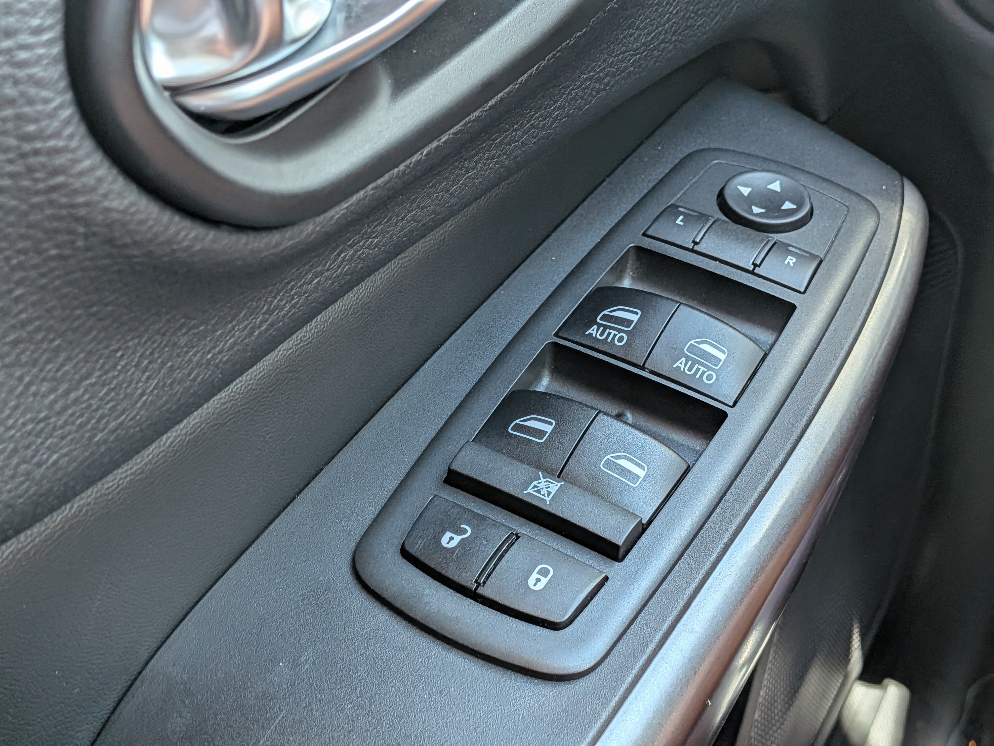 2019 Jeep Cherokee Latitude Plus - Photo 23