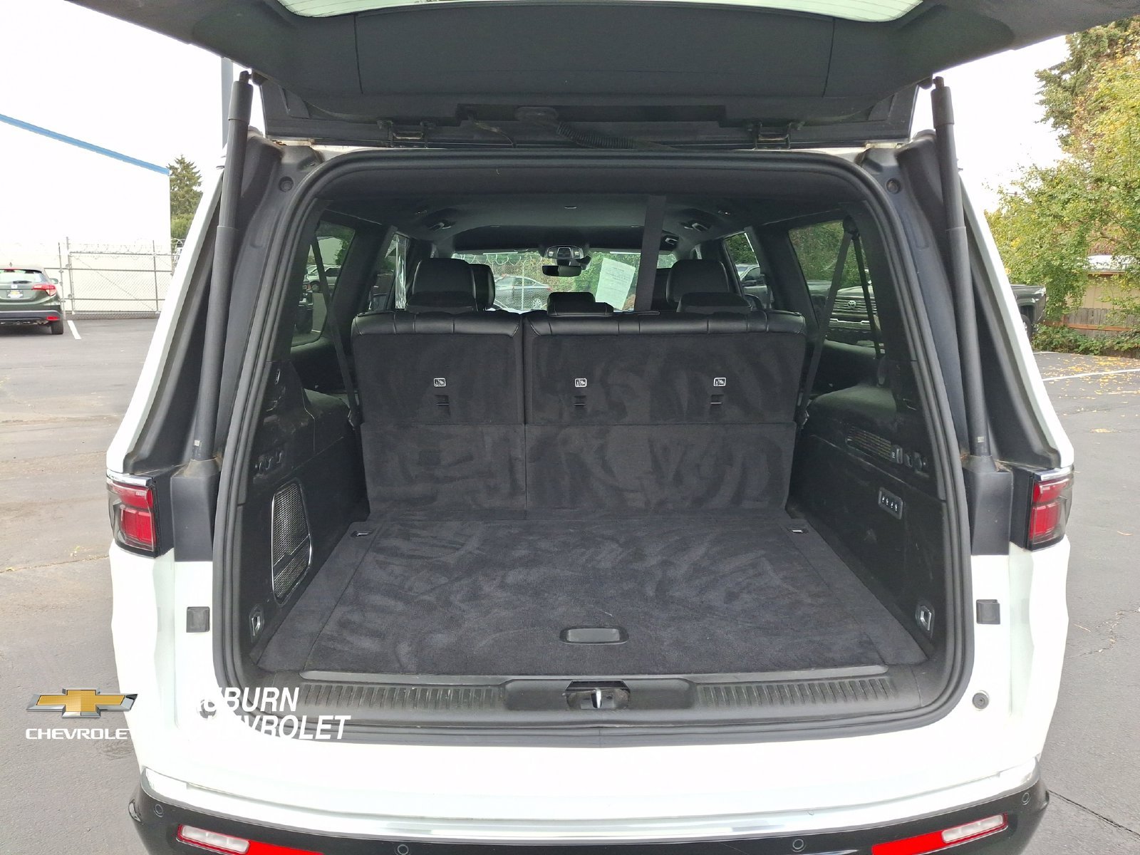 2024 Jeep Wagoneer L Series III - Photo 19