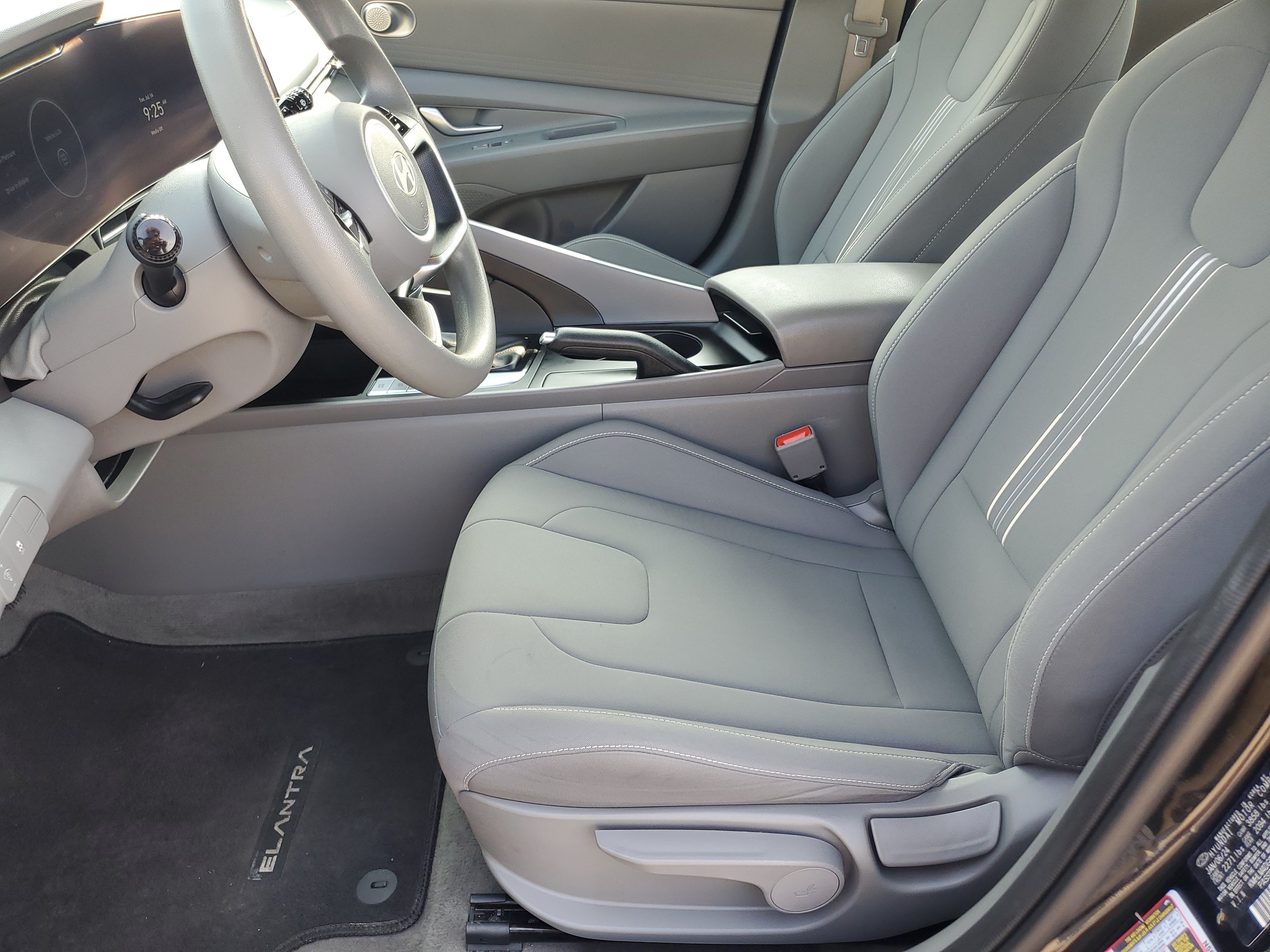 Used 2024 Abyss Black Hyundai SEL image 17