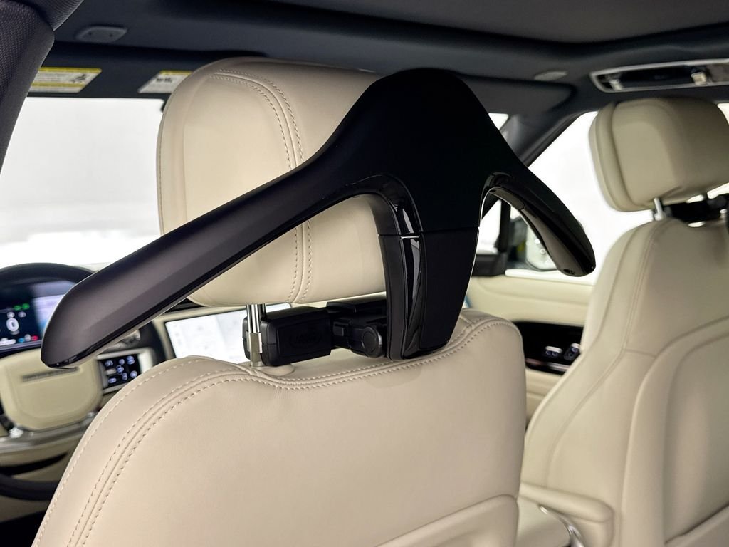 New 2026 Fuji White Land Rover SE image 26