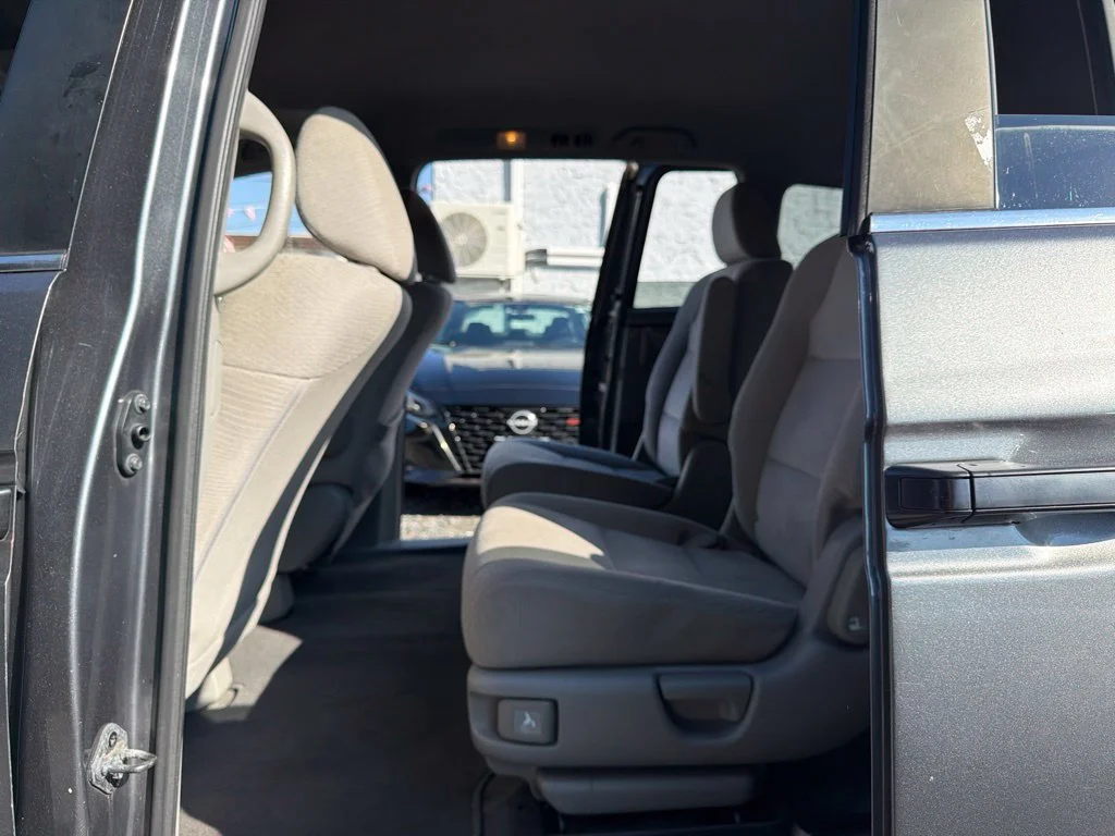 Used 2013 Gray Honda LX image 21