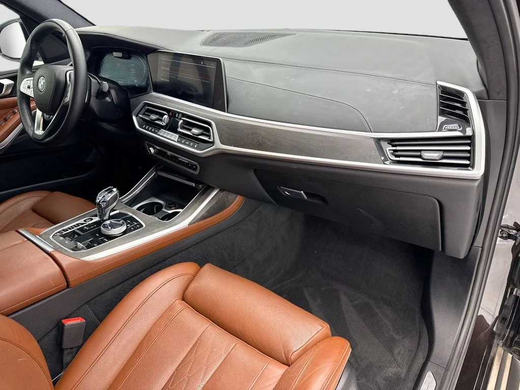 Used 2022 Brown BMW xDrive40i image 16