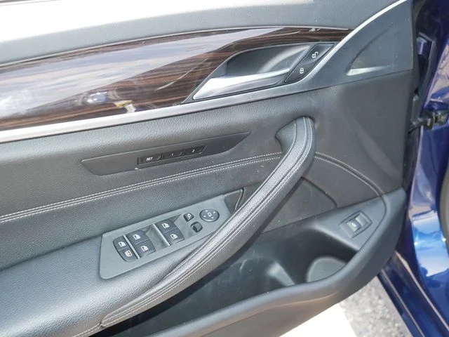 Used 2019 Blue Metallic BMW 540i xDrive image 16