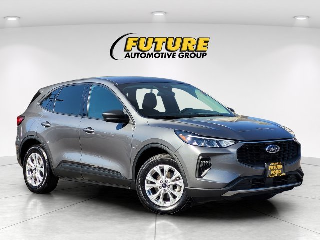 Used 2025 Gray Ford Active image 1