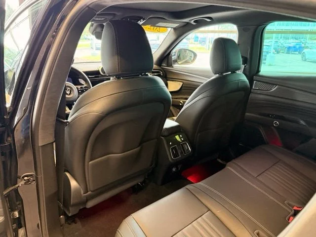 Used 2025 Black Maserati Base image 11