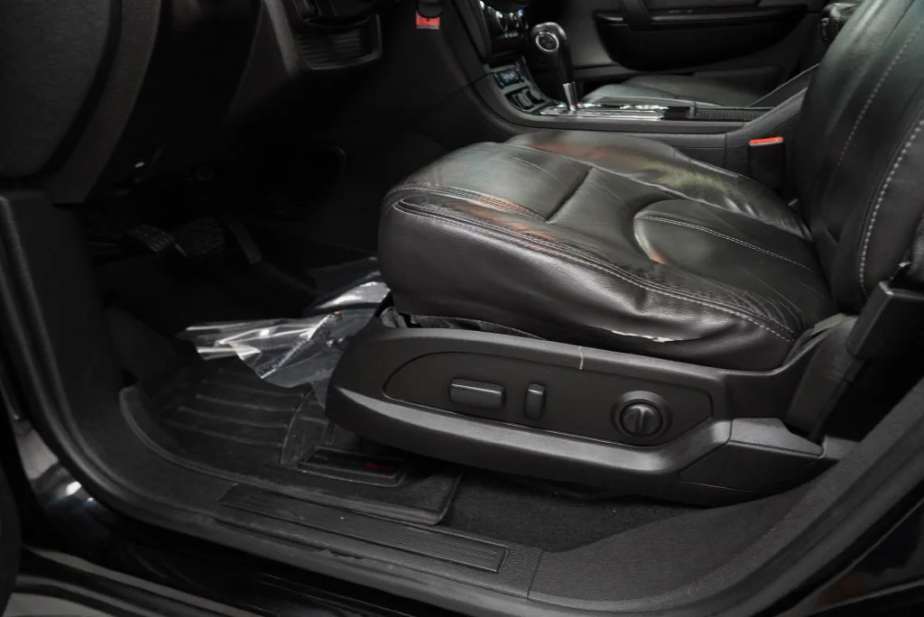Used 2016 MOSAIC BLACK METALLIC Chevrolet LT image 36