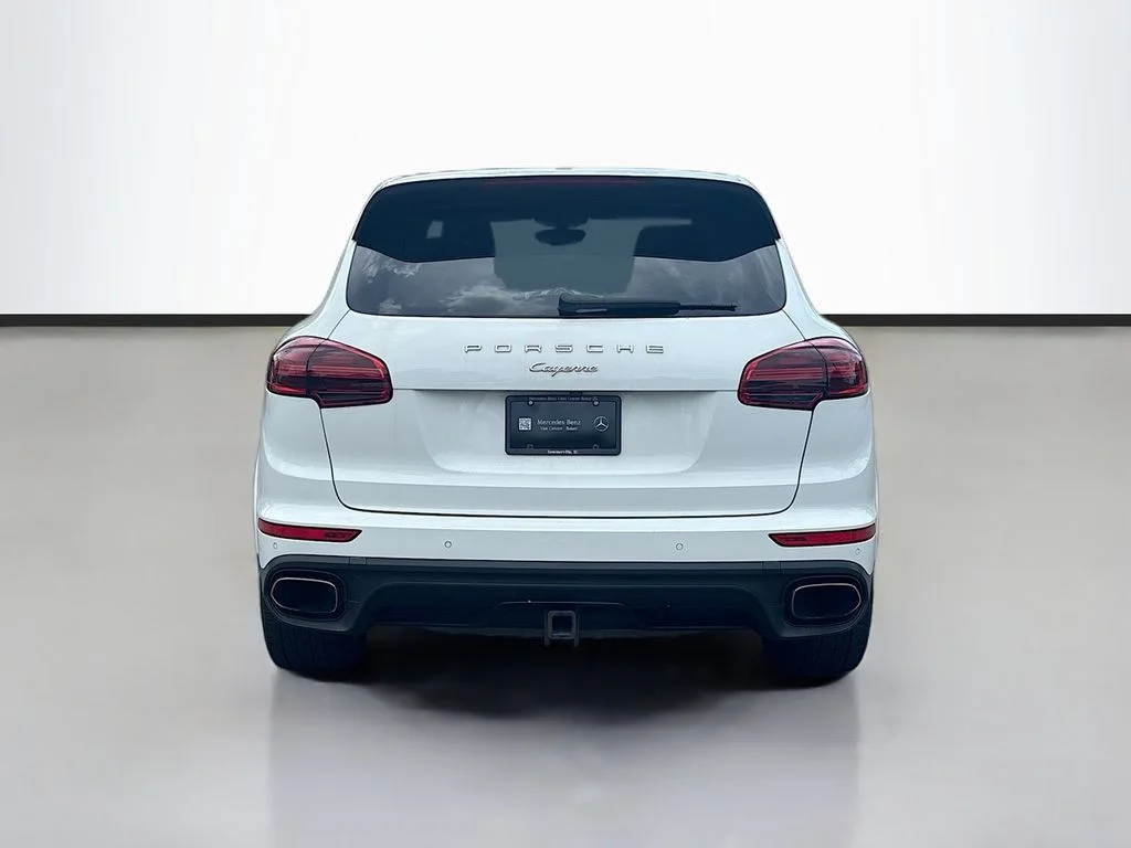 Used 2017 White Porsche Base image 4