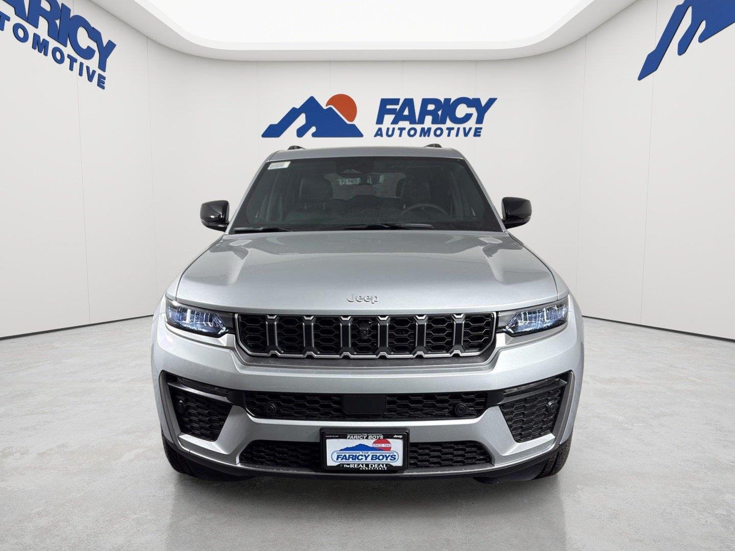 New 2026 Silver Zynith Exterior Paint Jeep Limited image 5