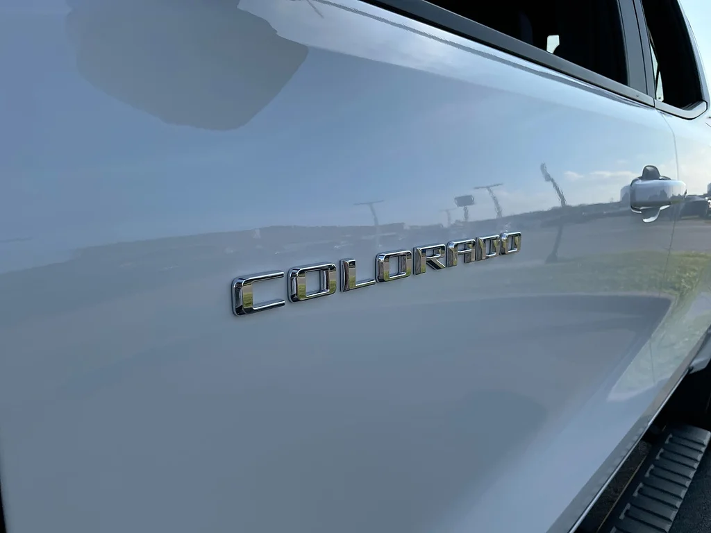 Used 2024 Summit White Chevrolet Z71 image 32